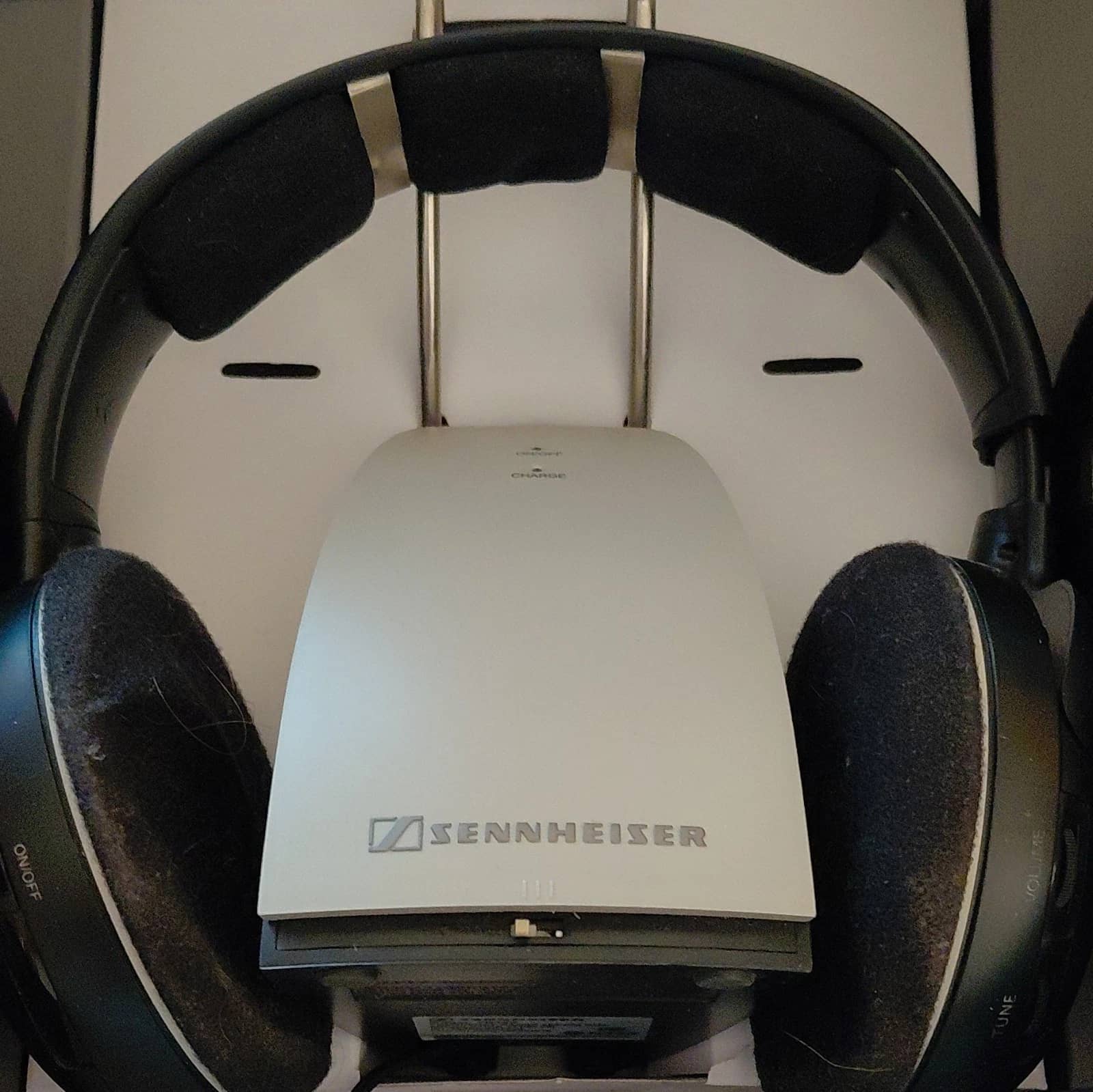 Sennheiser RS 120 Headphones & Earbuds Black Open-Box Excellent