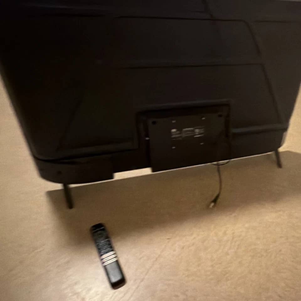 TCL 43LJ5500-UA TVs