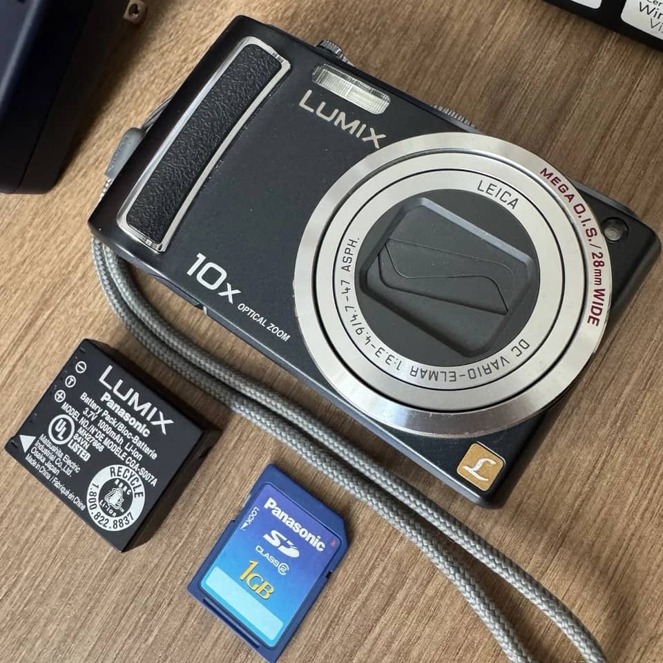 Panasonic LUMIX TZ4 Digital Cameras Black New Body Only