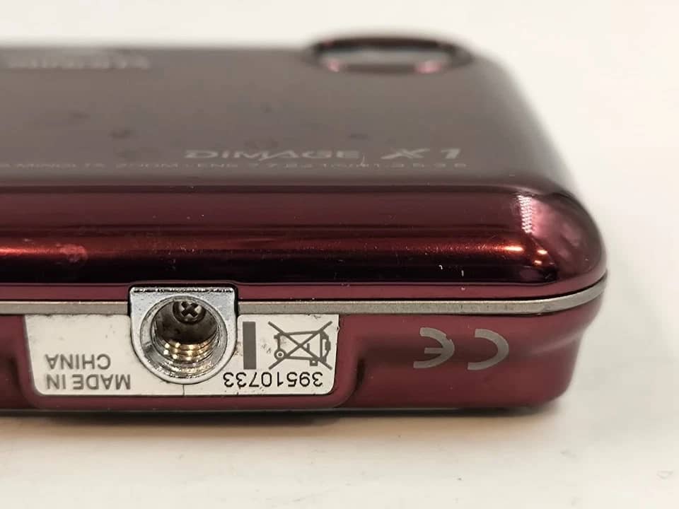 Minolta DiMAGE X Digital Cameras