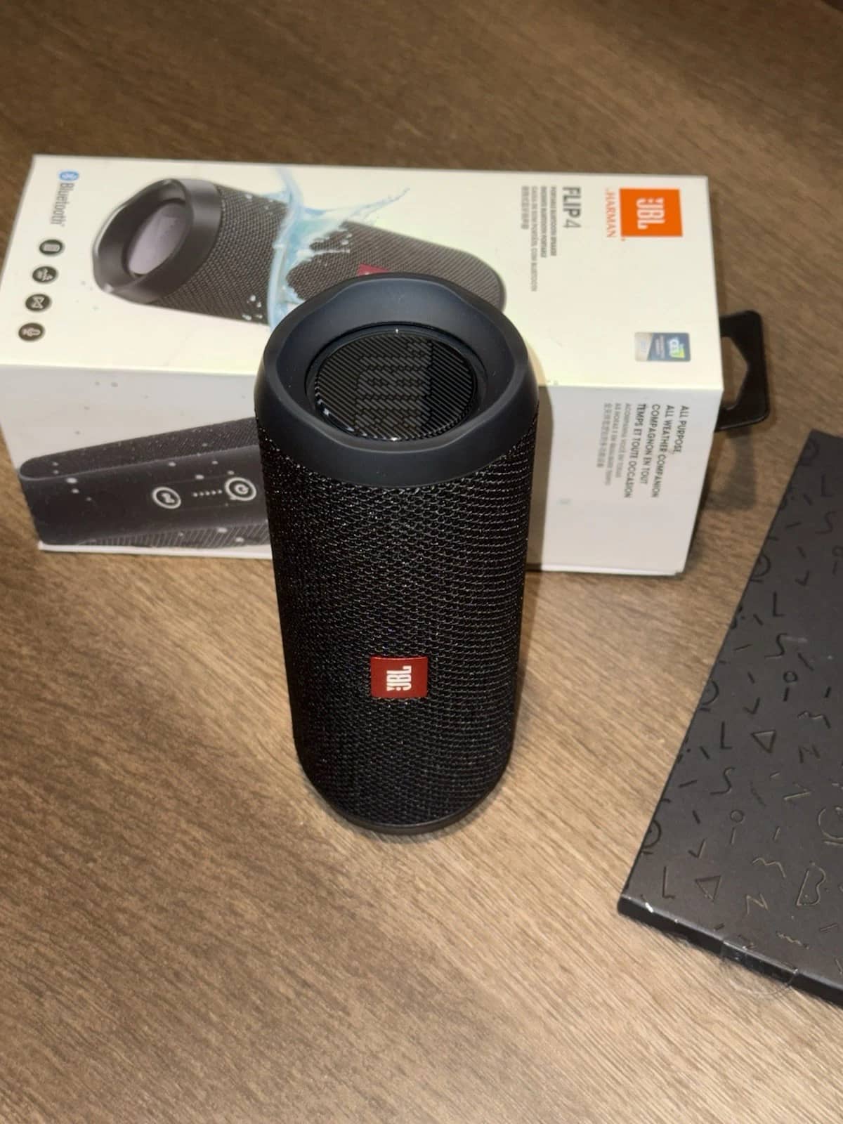 JBL Flip 4 Portable Bluetooth Speakers White New