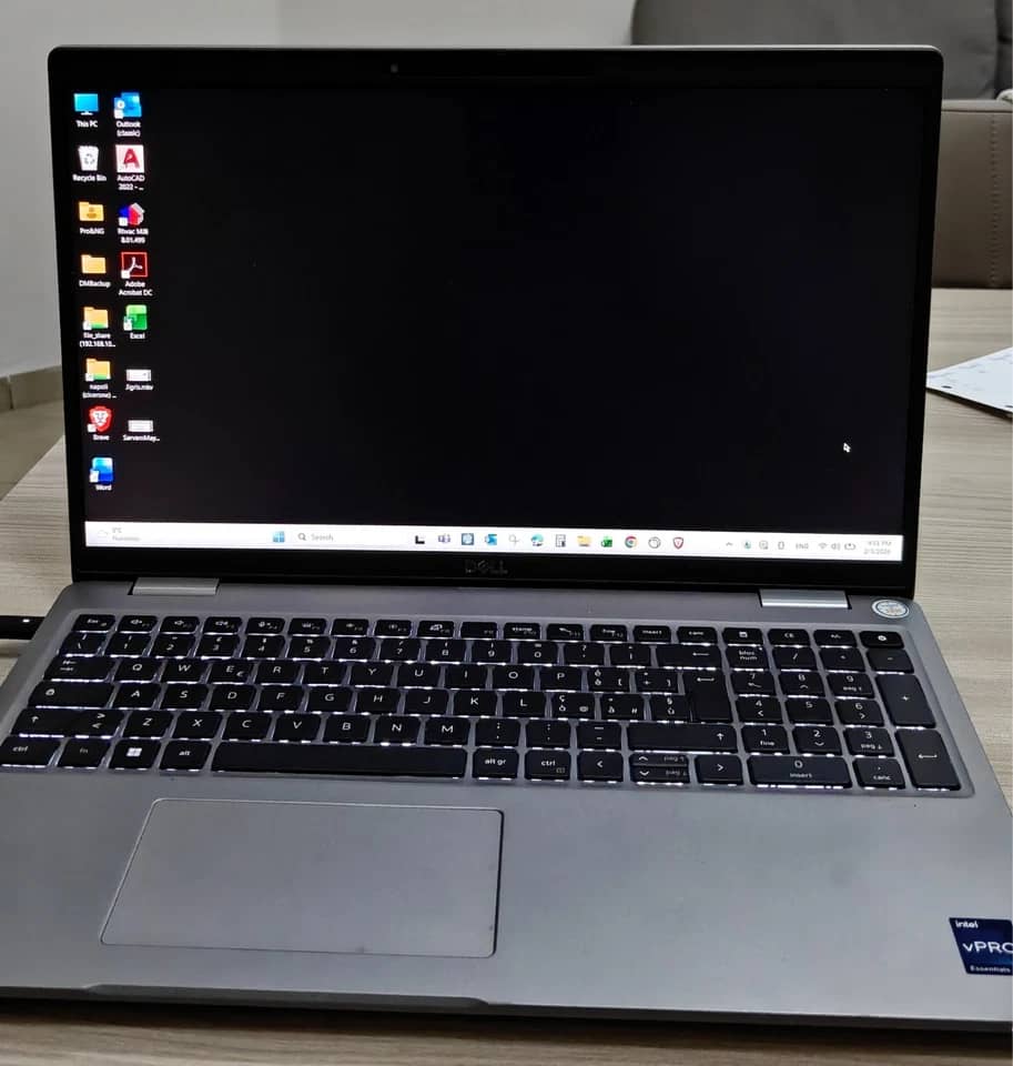 Dell Latitude 3570 Computers