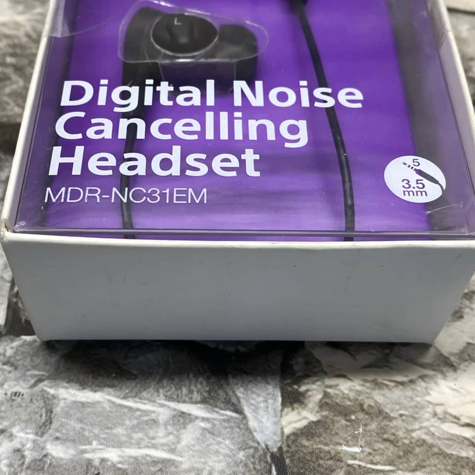 Sony MDR-NC31EM Headphones & Earbuds Black New