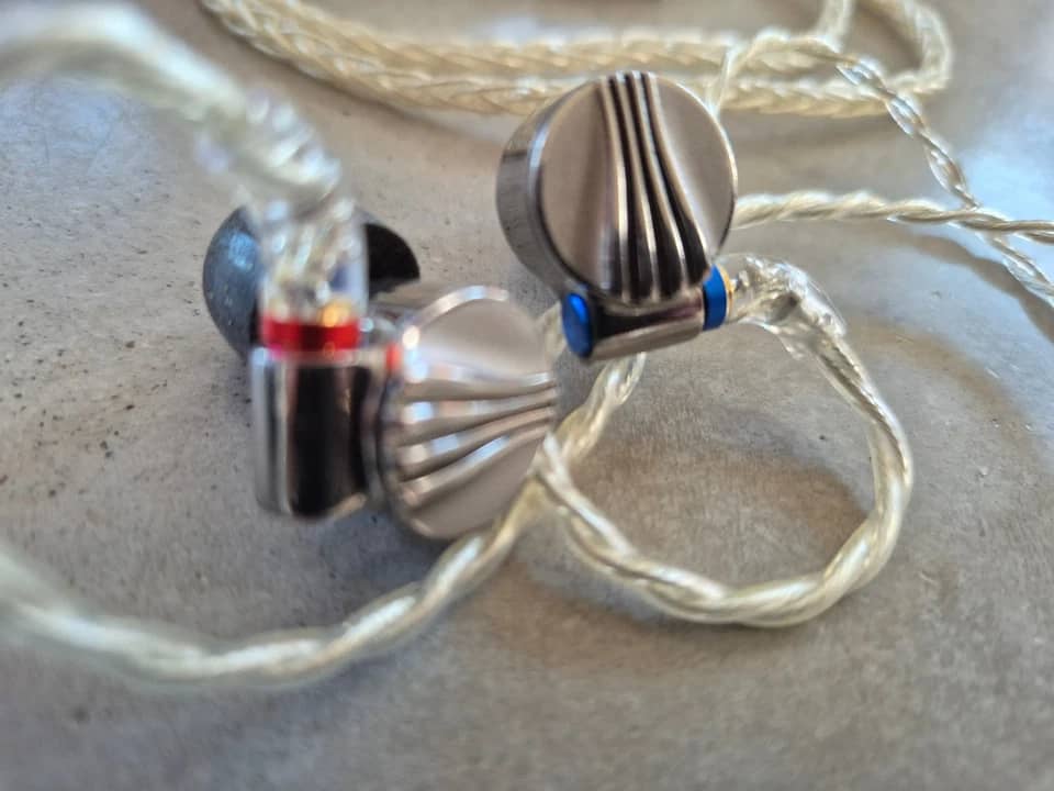 FiiO FD5 Headphones & Earbuds Silver New