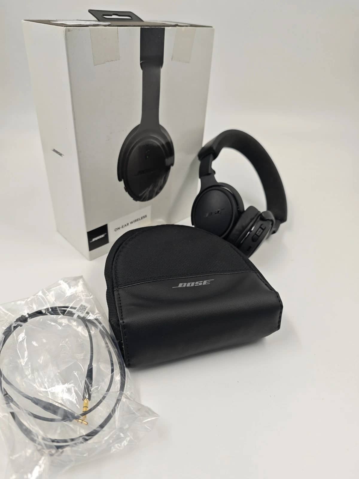Bose On-Ear Wireless Headphones & Earbuds Black New