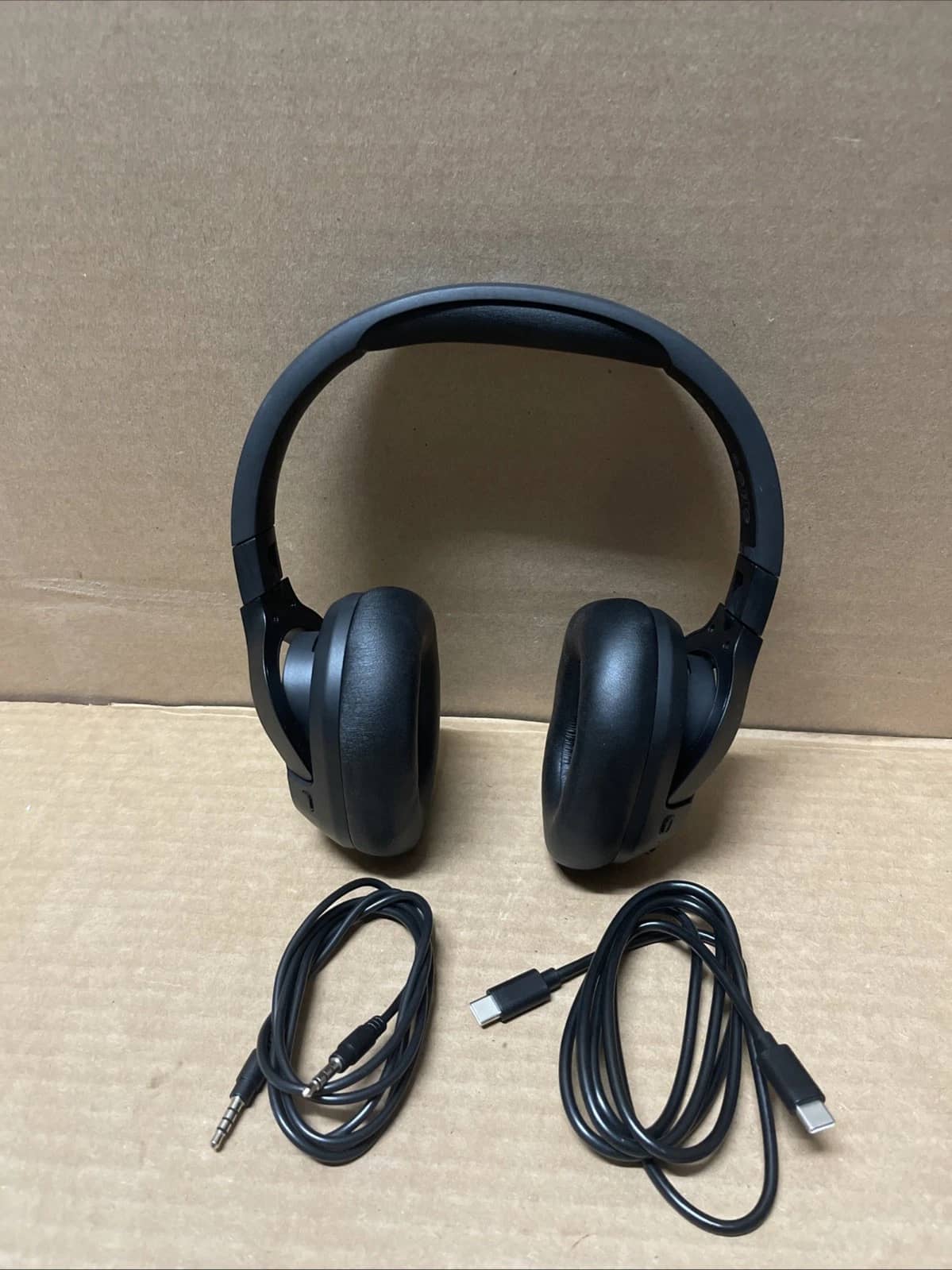 Belkin SoundForm Isolate Headphones & Earbuds Sand New