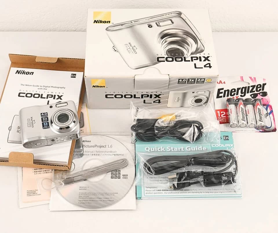 Nikon COOLPIX L4 Digital Cameras Silver New Body Only