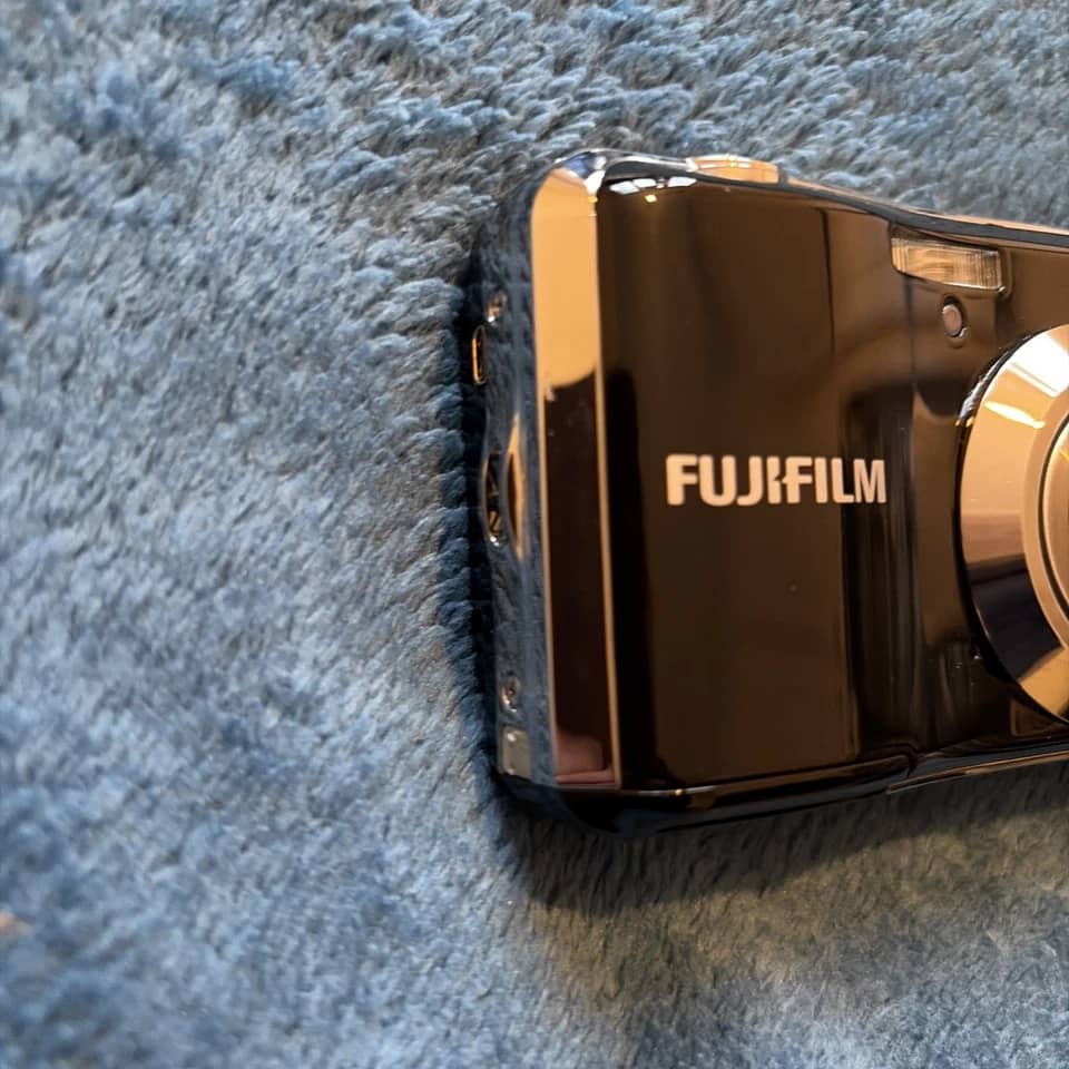 Fujifilm FinePix AV10 Digital Cameras Silver Used - Good Body Only