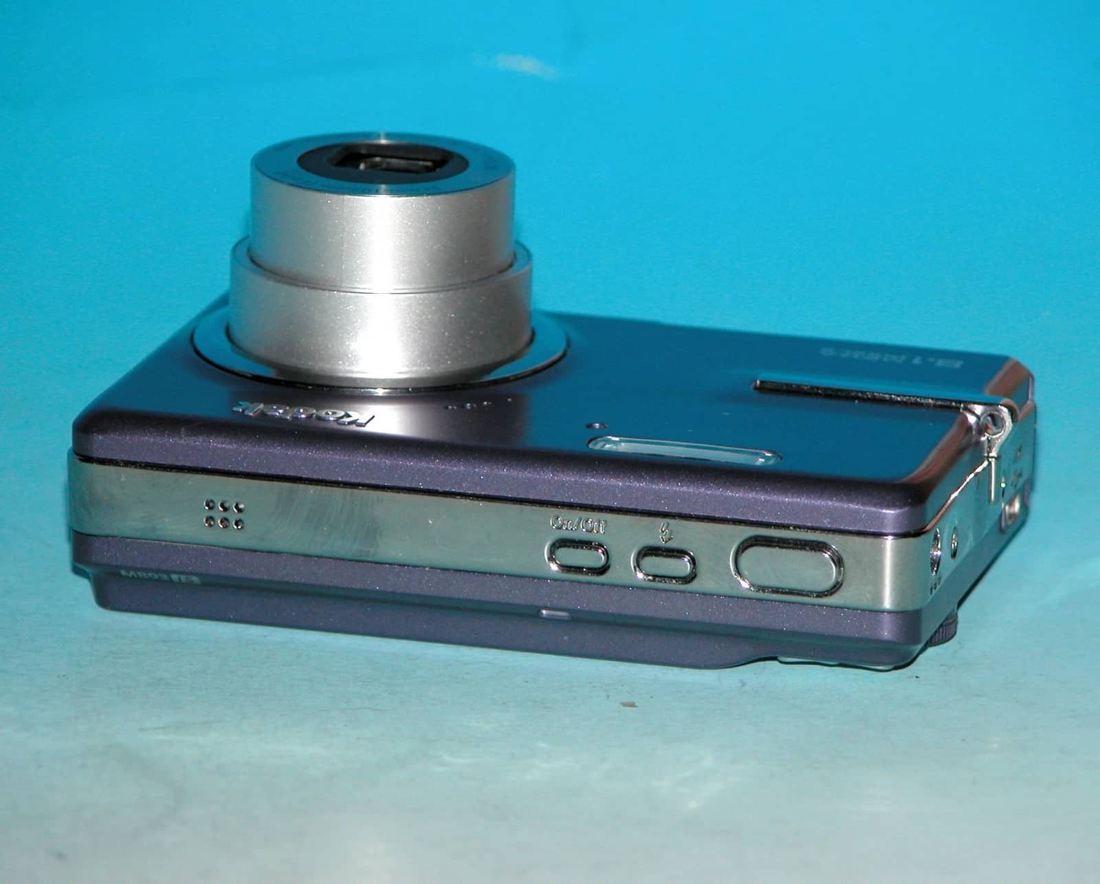 Kodak EasyShare M893IS Digital Cameras Red New Body Only
