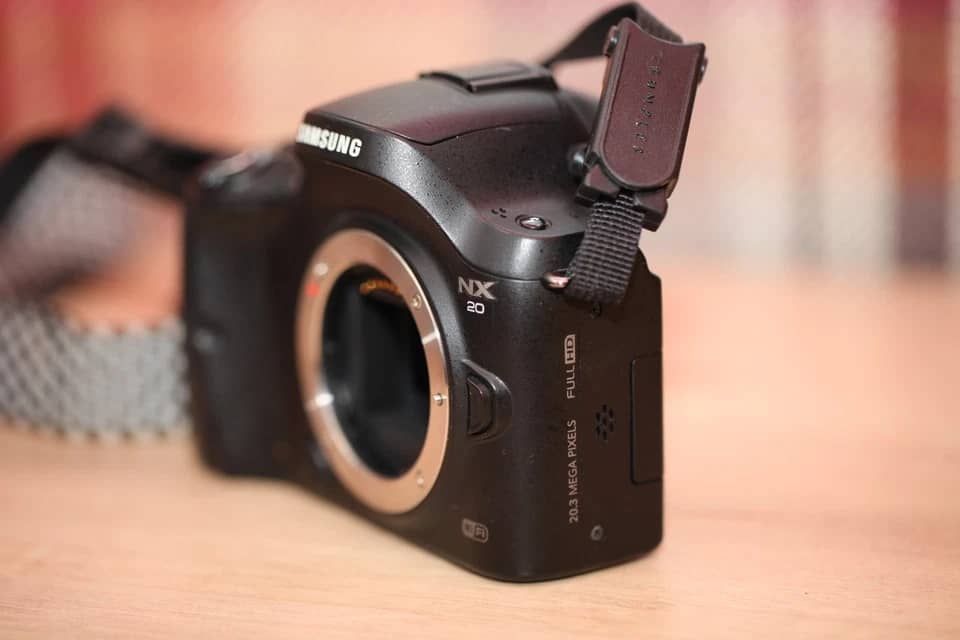 Samsung NX20 Digital Cameras Black New Body Only