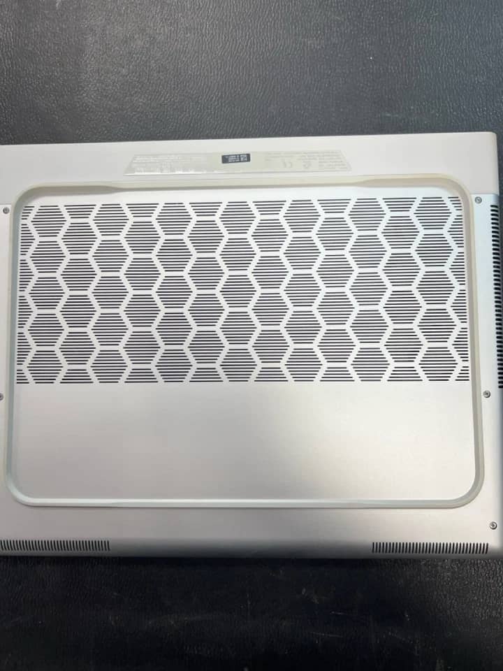 Dell Alienware x16 R2 Computers