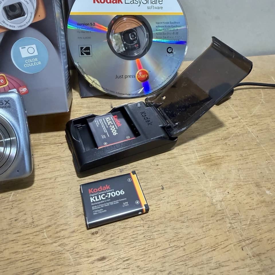 Kodak M552 Digital Cameras Black New Body Only