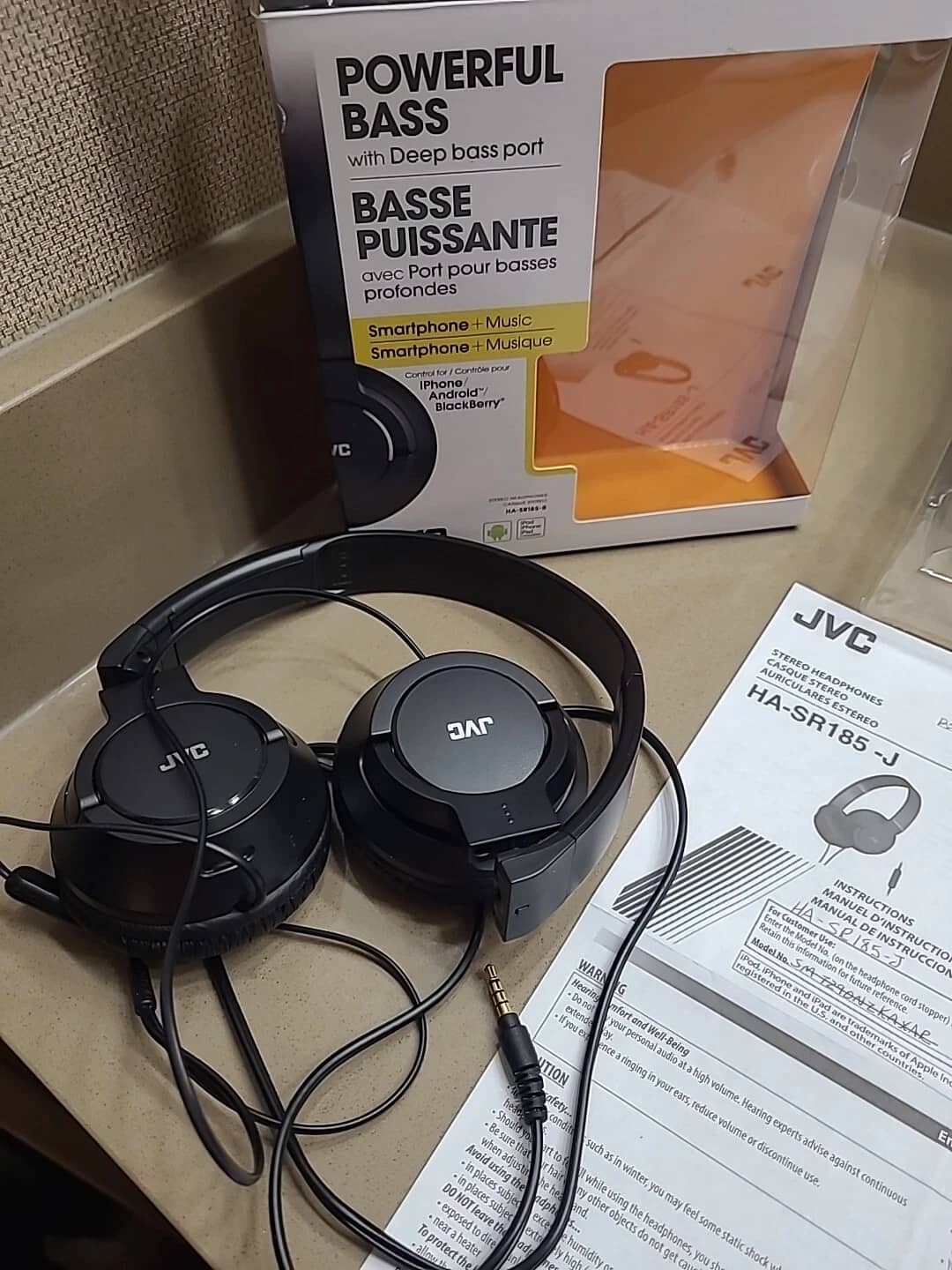 JVC HA-SR185 Headphones & Earbuds Black New