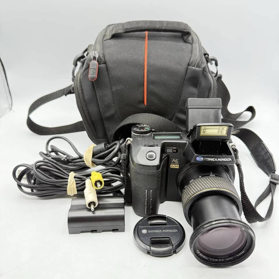 Minolta DiMAGE A2 Digital Cameras Black Used - Good