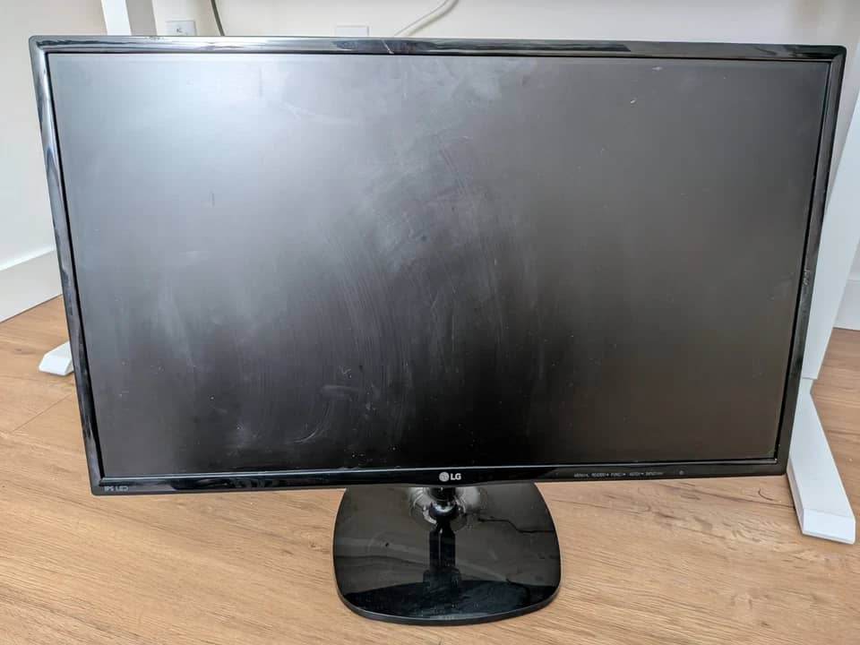LG 27BL85U Monitors