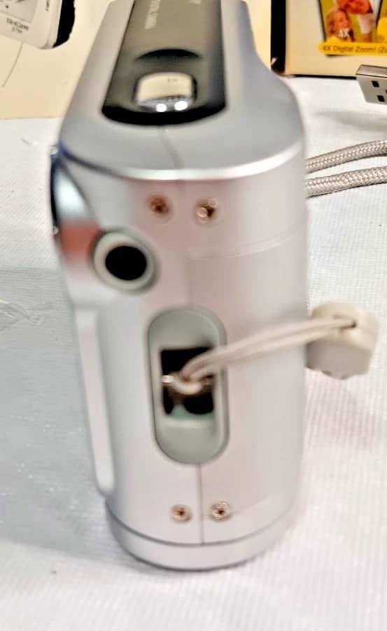 Vivitar ViviCam 3750 Digital Cameras Silver New Body Only
