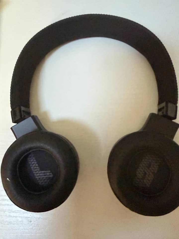 JBL Live 400BT Headphones & Earbuds 