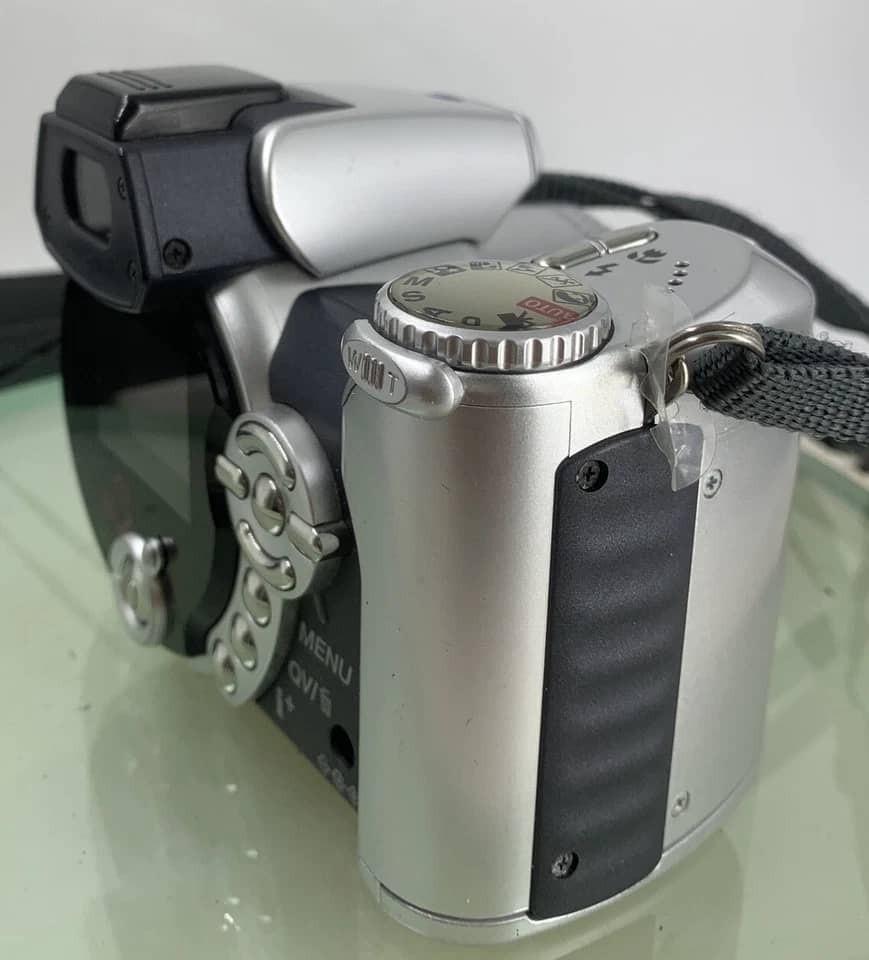 Minolta DiMAGE Z2 Digital Cameras Silver Used - Good