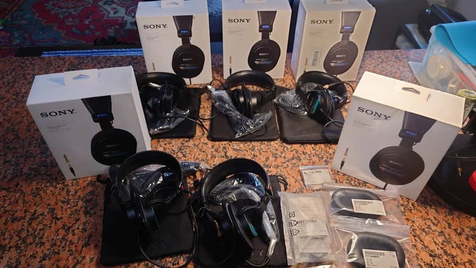 Sony MDR-7506 Headphones & Earbuds Black New