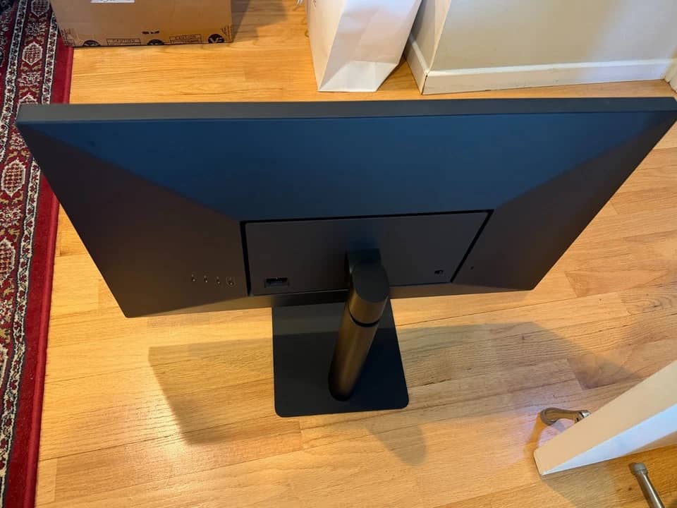 LG 27MD5KL Monitors
