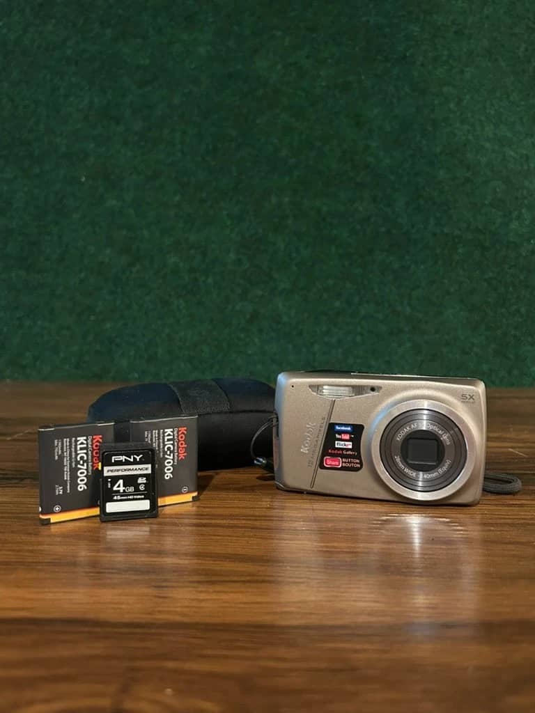 Kodak EasyShare M550 Digital Cameras Silver Used - Good Body Only