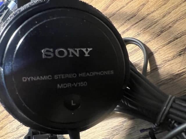 Sony MDR-V150 Headphones & Earbuds Black New