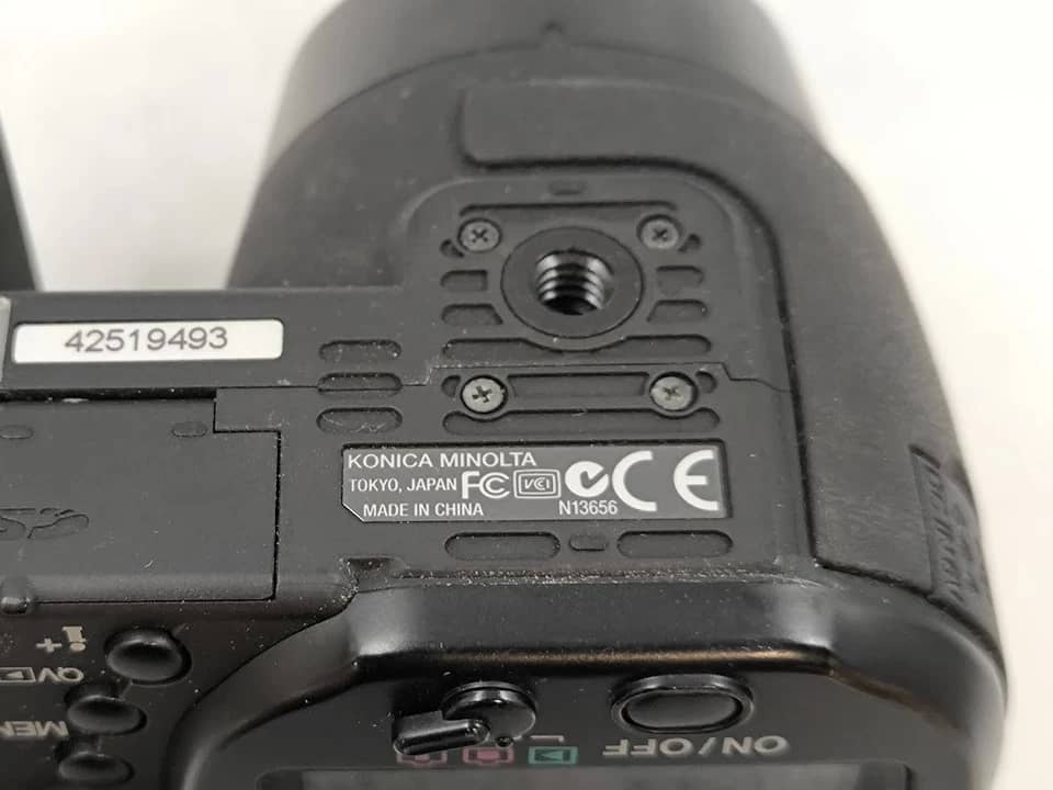 Minolta DiMAGE Z6 Digital Cameras