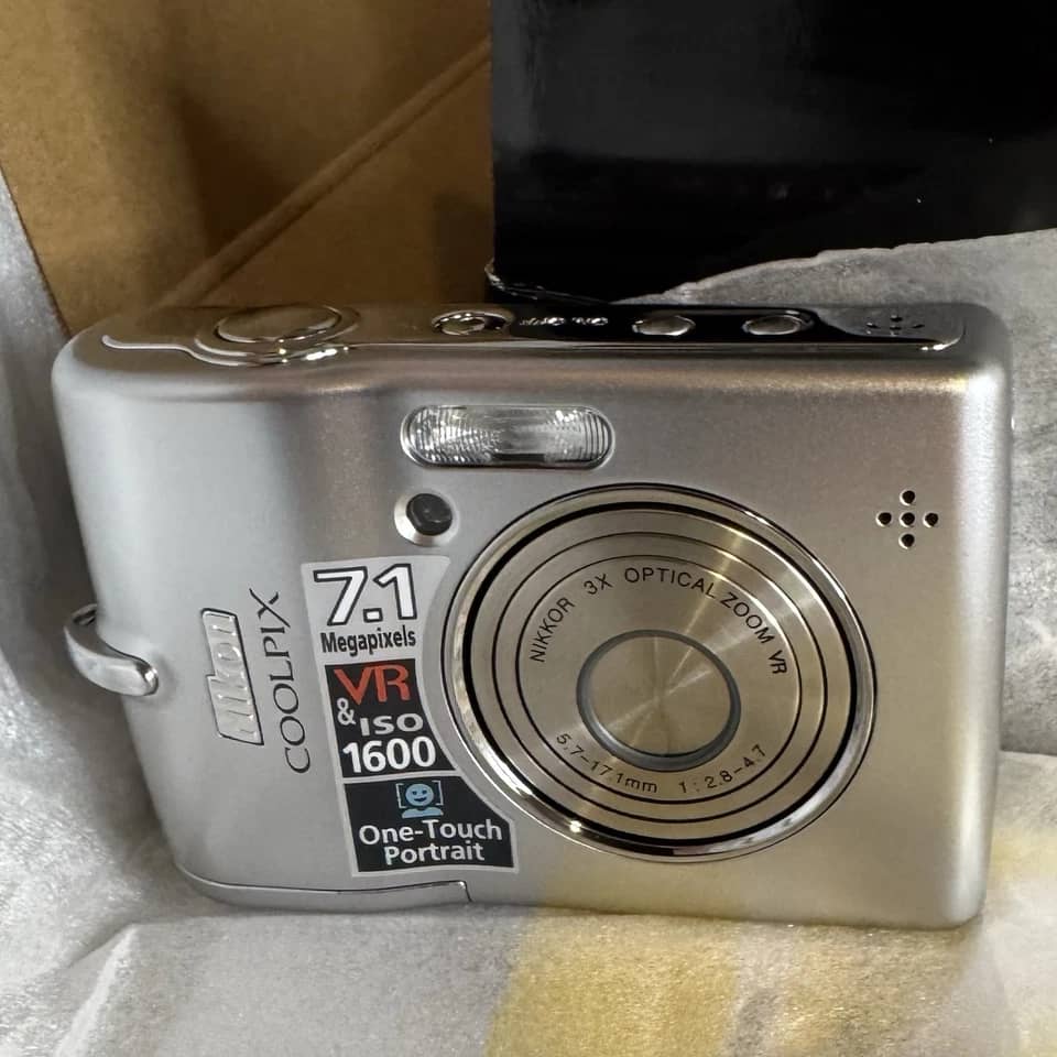 Nikon COOLPIX L12 Digital Cameras Silver Used - Good Body Only