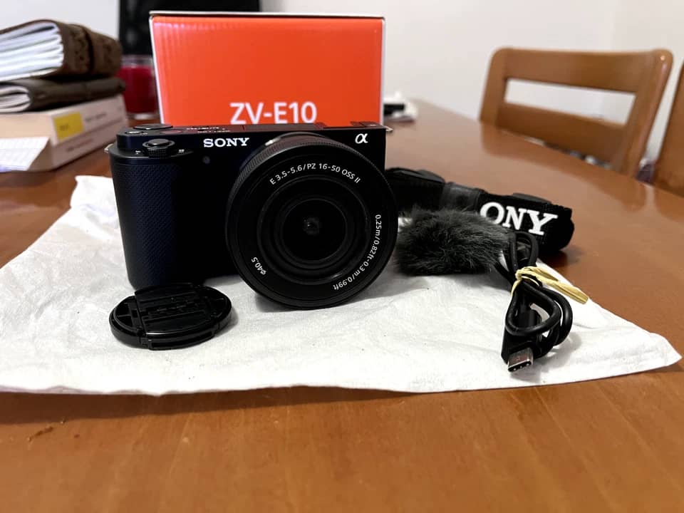 Zoom ZV-E10 Digital Cameras