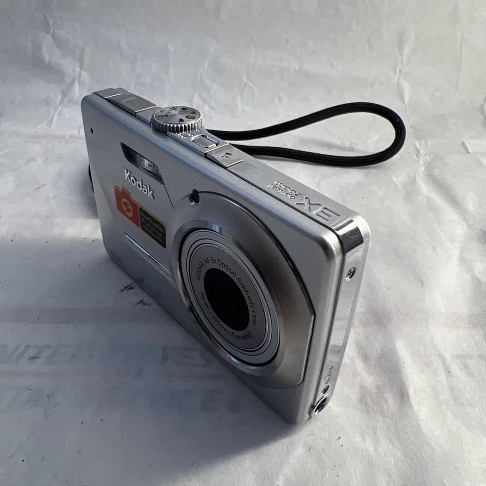 Kodak m341 Digital Cameras Red New Body Only