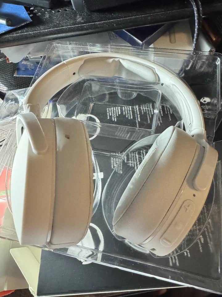 Skullcandy Hesh 3 Wireless Headphones & Earbuds 