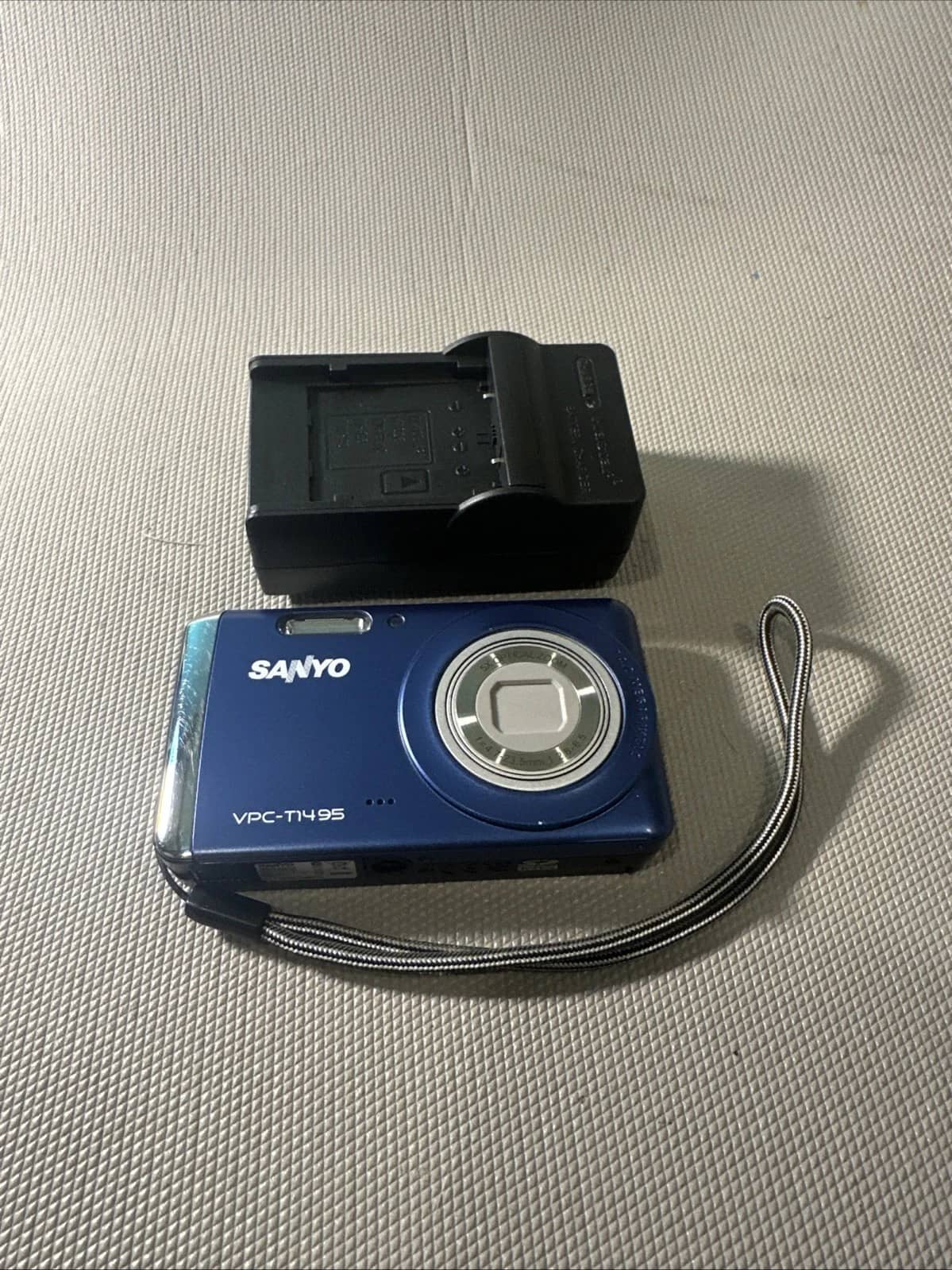 SANYO VPC T1495 Digital Cameras Blue New Body Only