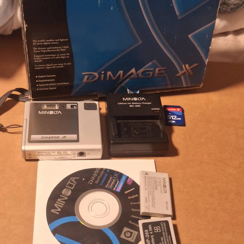 Minolta DiMAGE X Digital Cameras Silver Used - Good