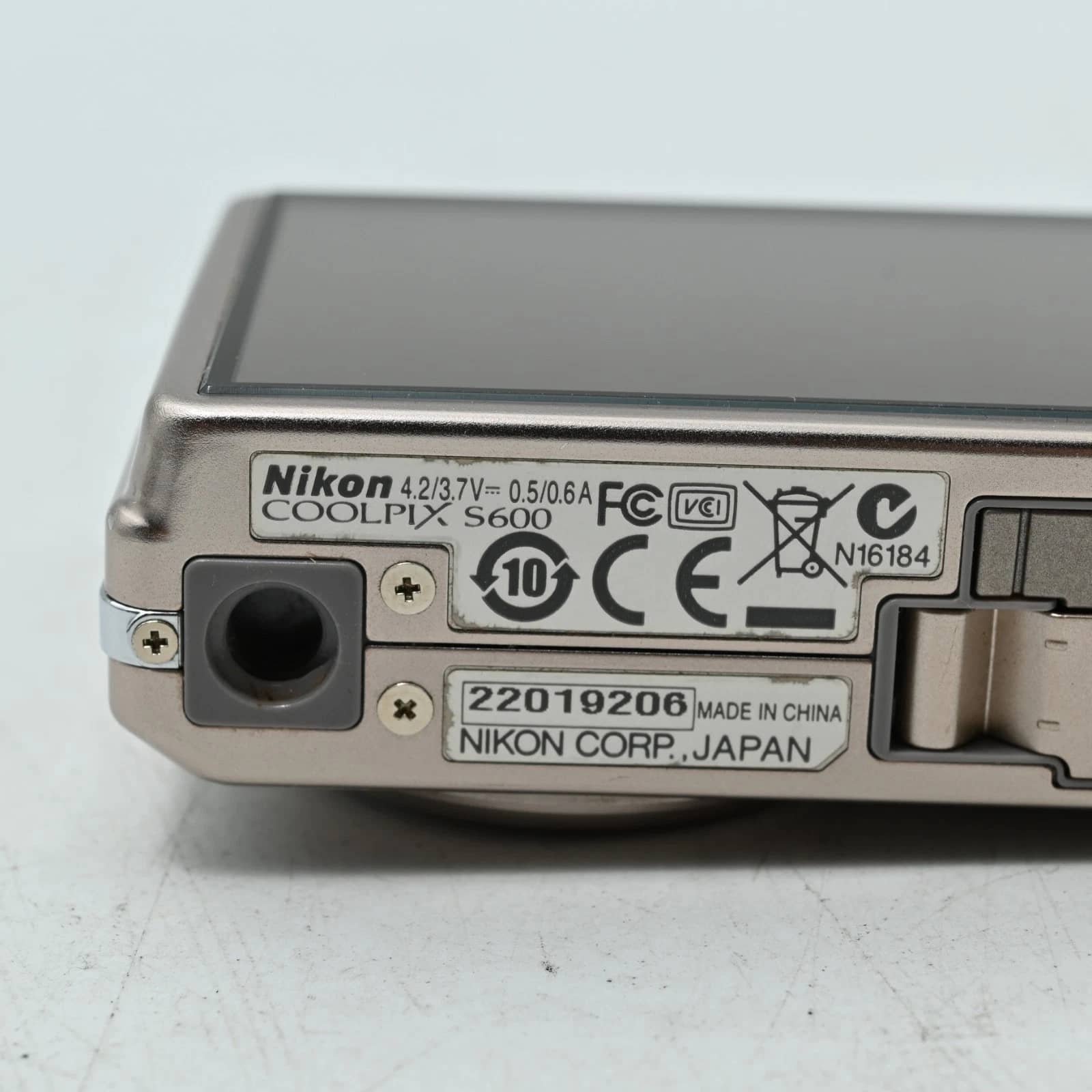 Nikon COOLPIX S600 Digital Cameras Black New Body Only
