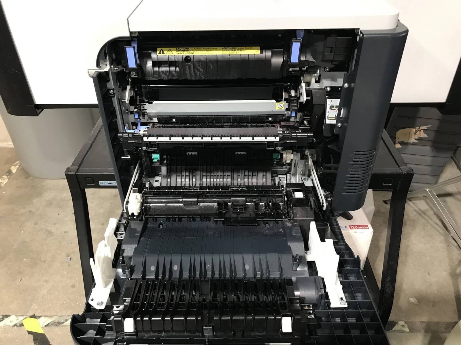 HP Color LaserJet CP3525n Printers Refurbished - Excellent