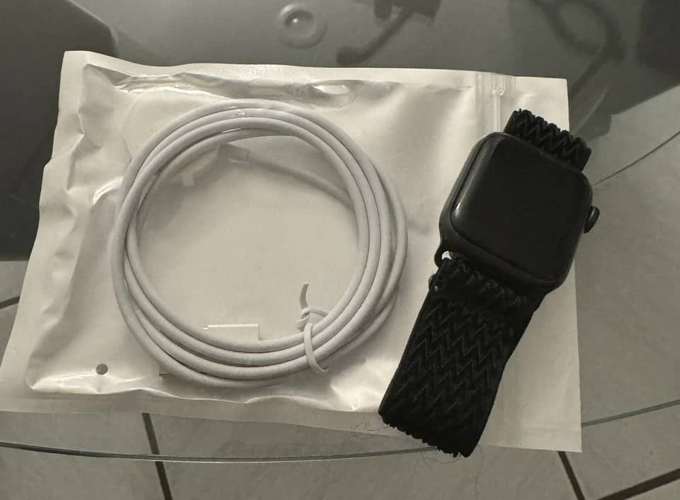 Apple Apple Watch SE (2nd Gen) Smartwatches