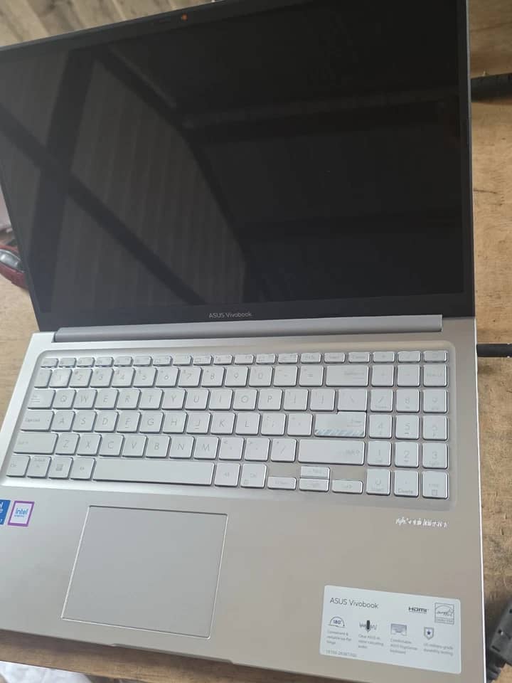 ASUS Vivobook F1504VAP Computers