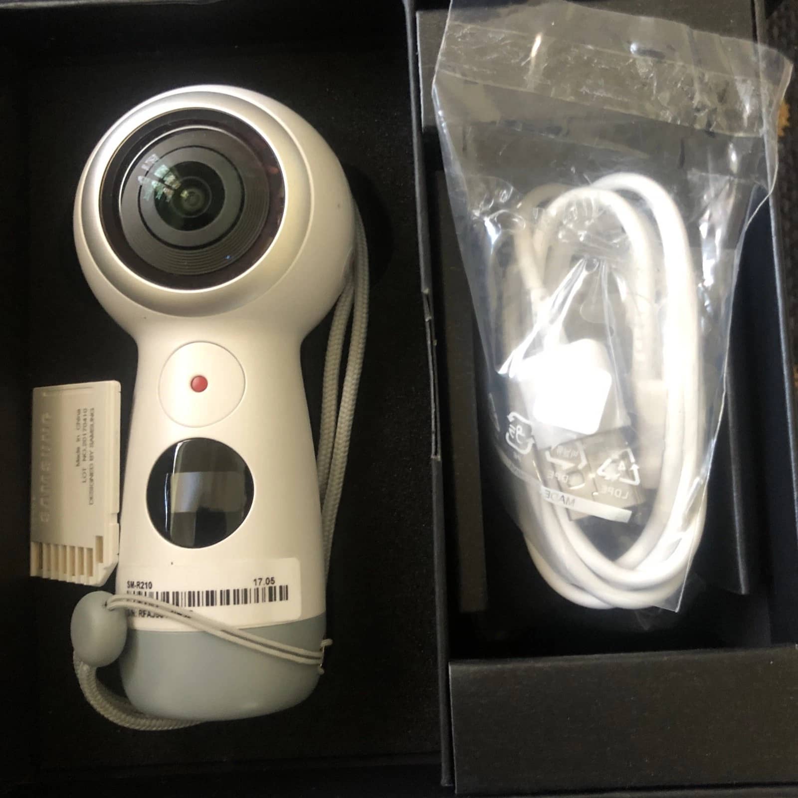 Samsung gear 360 Digital Cameras White New Body Only