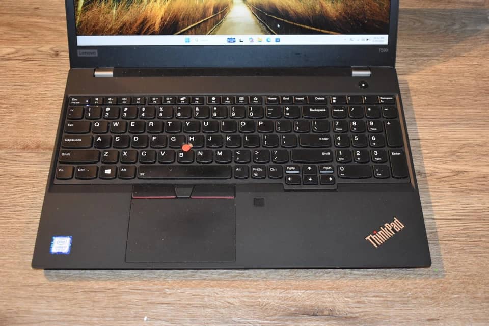 Lenovo ThinkPad E590 Computers