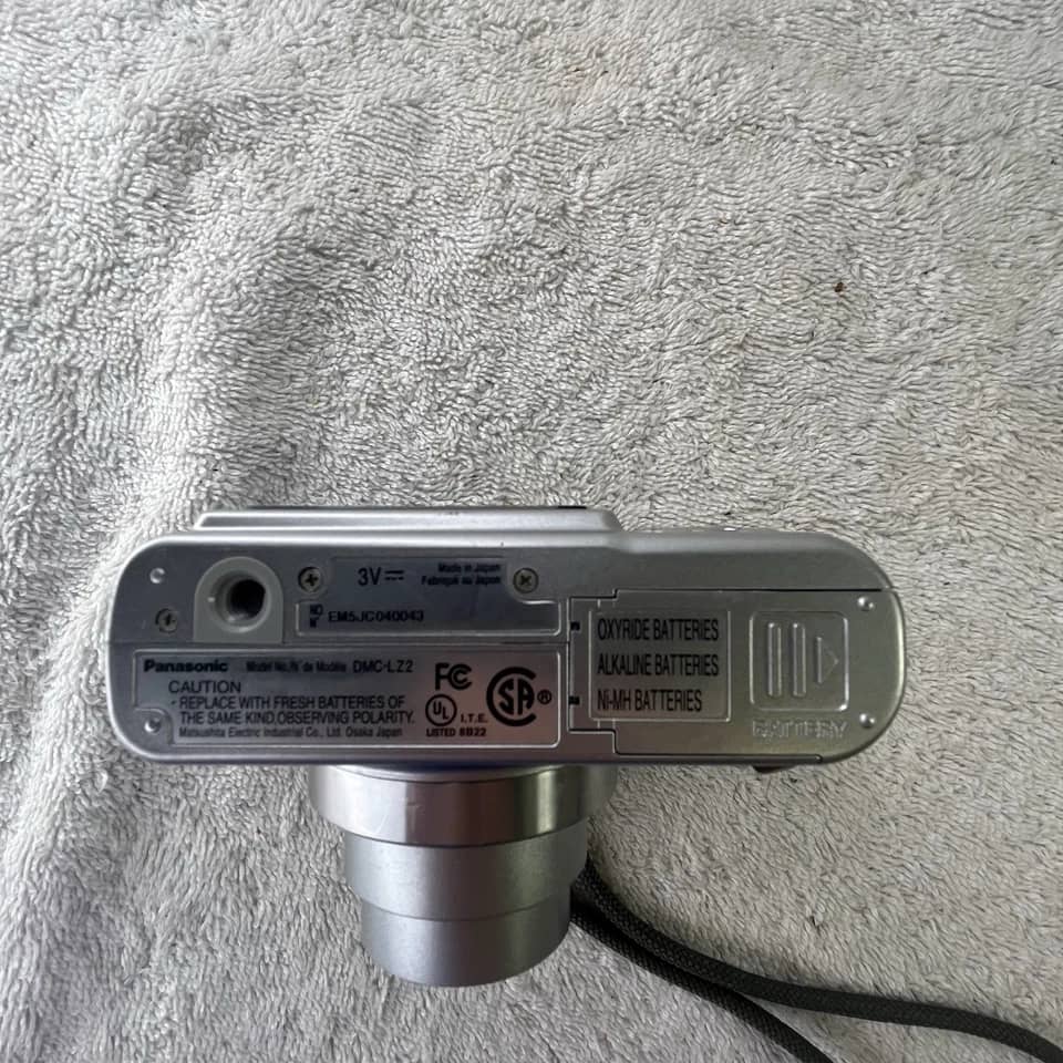 Panasonic DiMAGE Z2 Digital Cameras