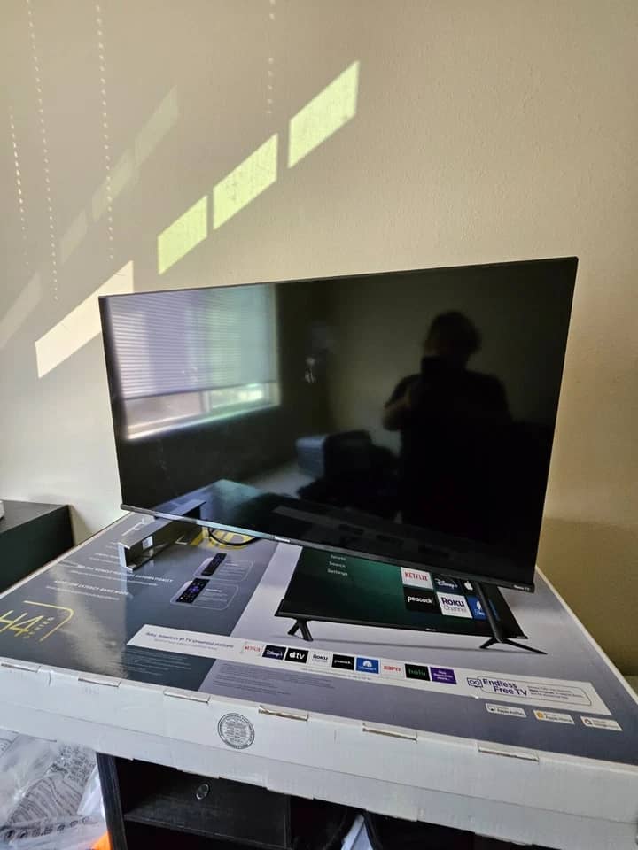 Hisense 40H4030F TVs