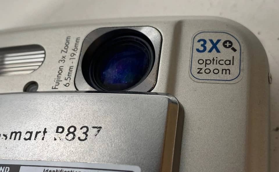 HP r837 Digital Cameras Silver New Body Only