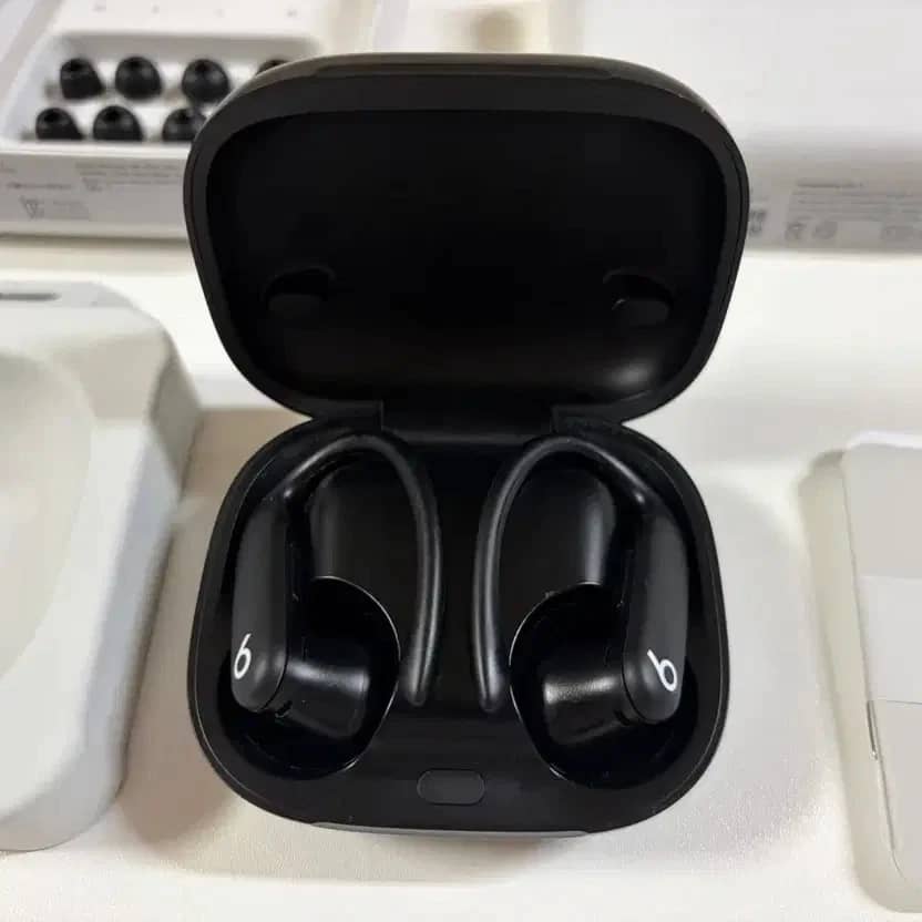 Beats AirPods Pro 2 Headphones & Earbuds 