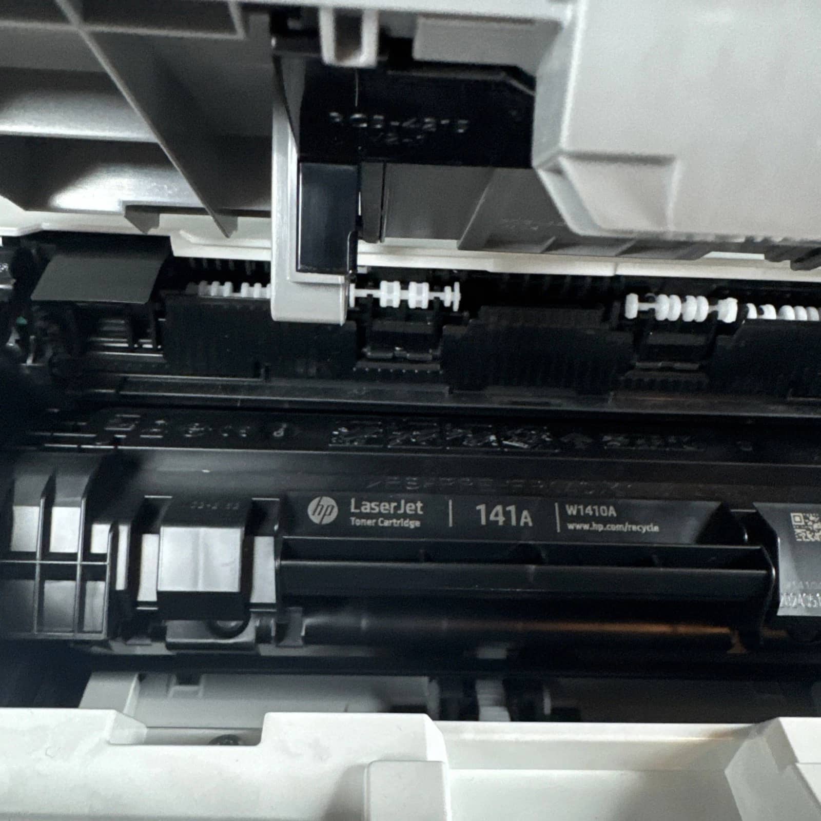 HP Laserjet MFP M140we Printers New