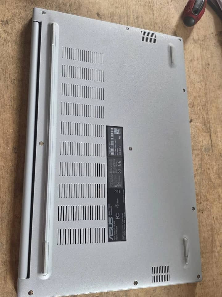 ASUS Vivobook F1504VAP Computers