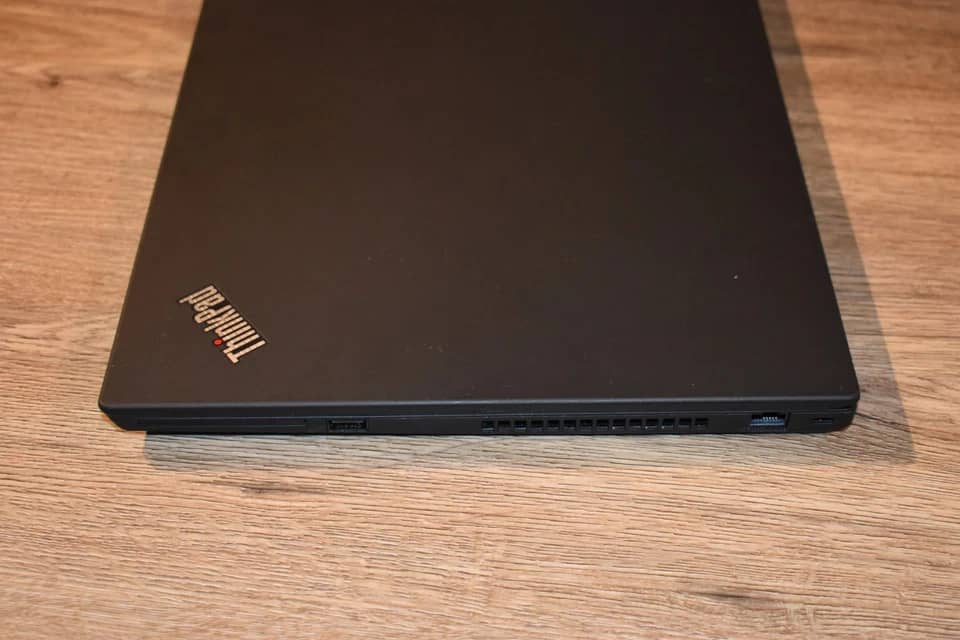 Lenovo ThinkPad E590 Computers