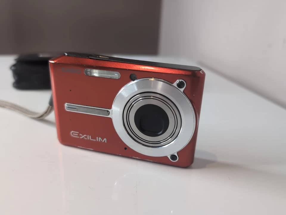 Casio Exilim EX-Z60 Digital Cameras Silver New Body Only