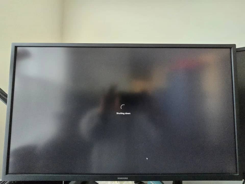Samsung U32J590UQN Monitors