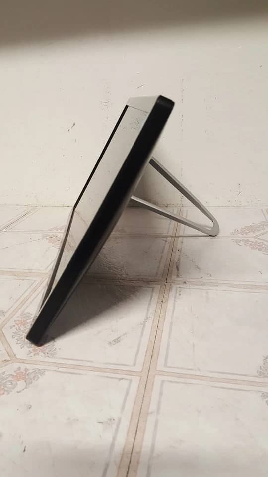 AOC E1659FWU Monitors