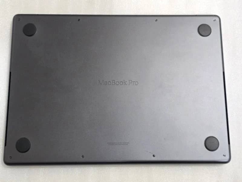 Apple MacBook Pro 15.4-inch Mid 2017 Computers 256GB 16GB Refurbished - Excellent